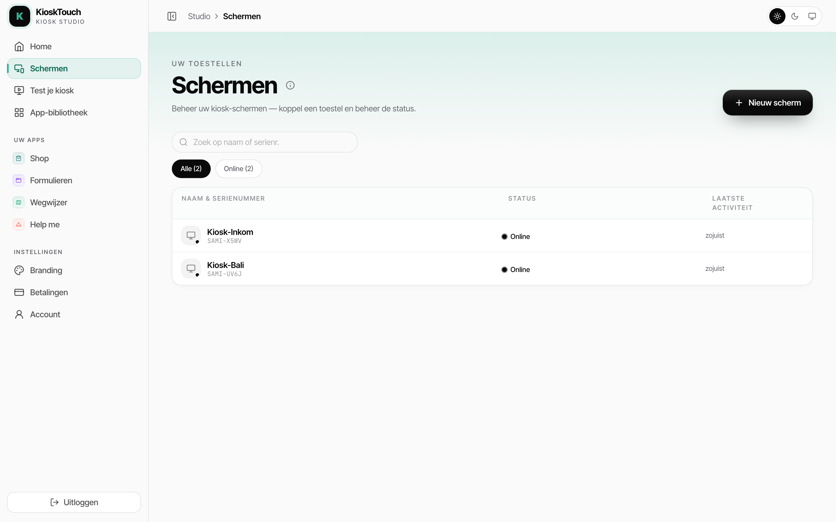 De lijst met uw schermen, met status en laatste activiteit.